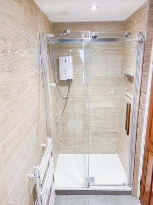 EN SUITE- click for photo gallery
